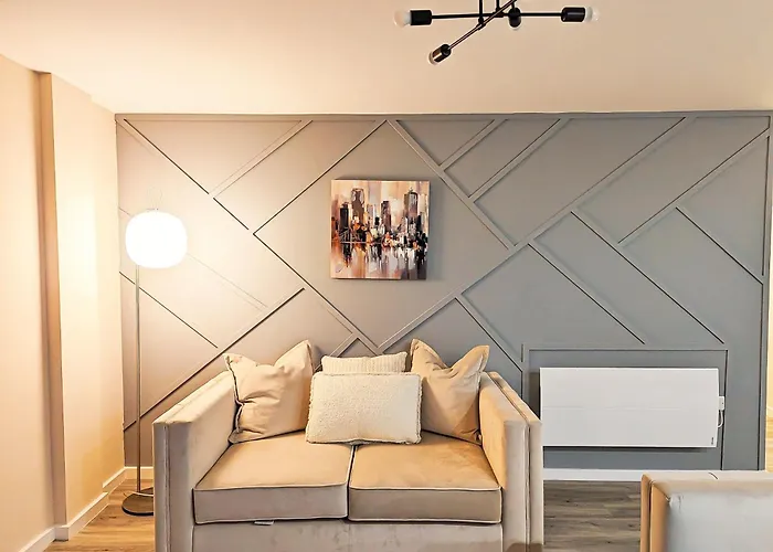 Entire 2 Bedroom And 2 Bathroom Apartment In Manchester City -Free Underground Parking